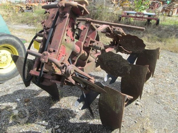 International Tillage - Plough for sale — view 2