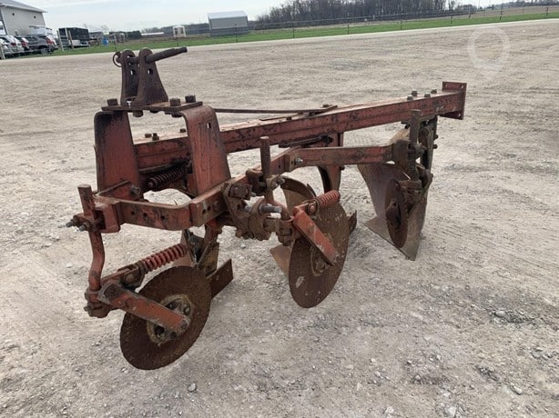 International Tillage - Plough for sale — view 2