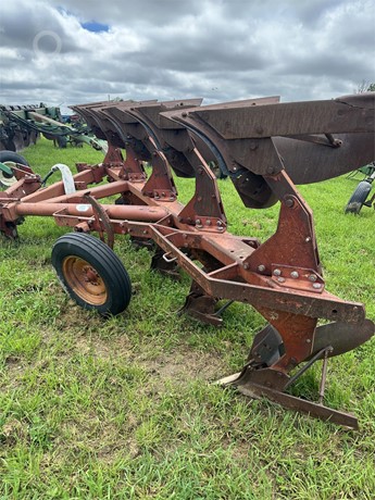 1996 International Tillage - Plough for sale — view 2