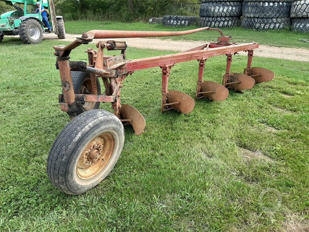 International Tillage - Plough for sale — view 2