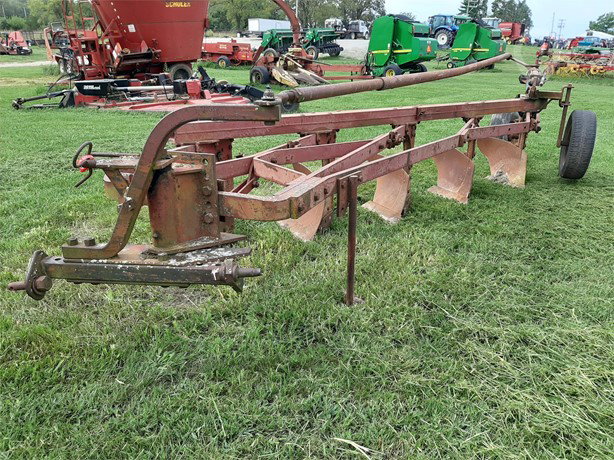 International Tillage - Plough for sale — view 4