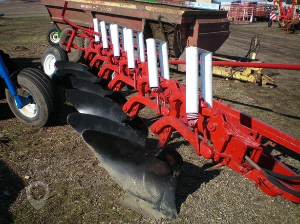 International Tillage - Plough for sale