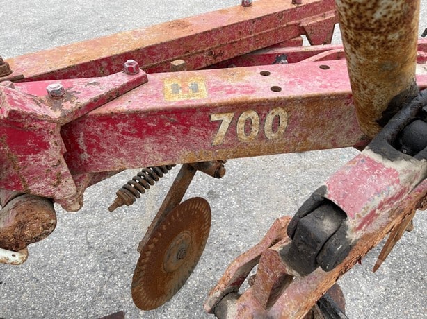 International Tillage - Plough for sale — view 4