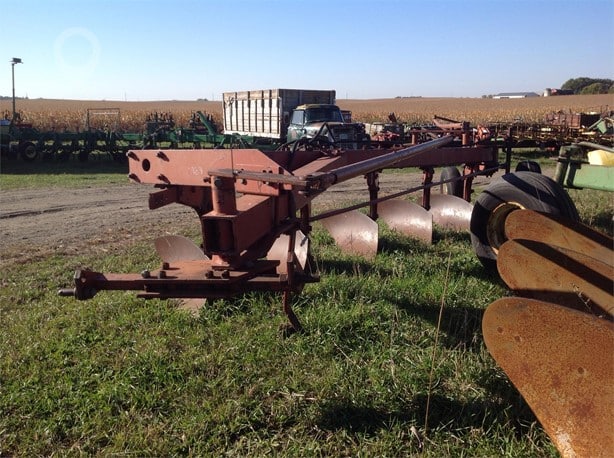 International Tillage - Plough for sale — view 2