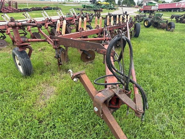 International Tillage - Plough for sale — view 2