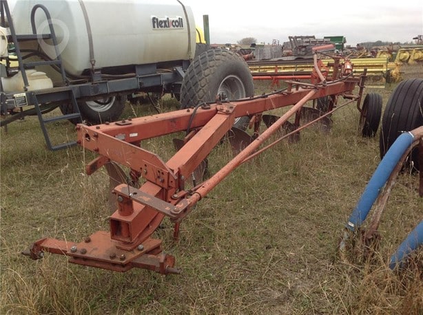 International Tillage - Plough for sale — view 3