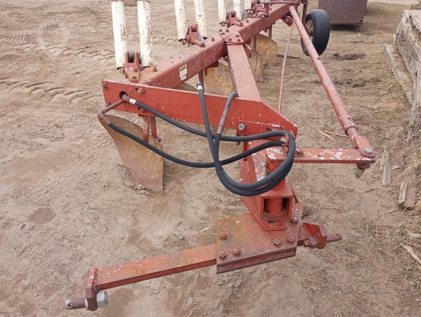 International Tillage - Plough for sale — view 3