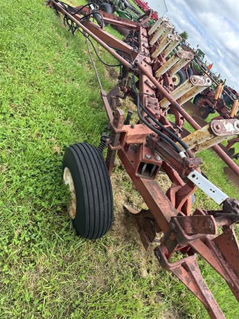 International Tillage - Plough for sale — view 5