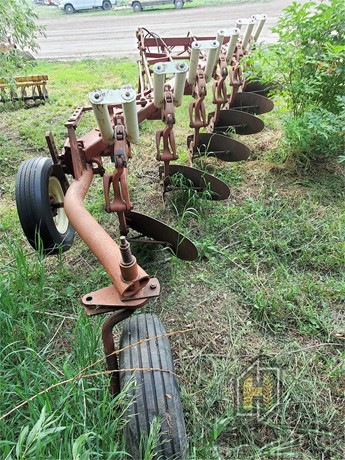 International Tillage - Plough for sale — view 5