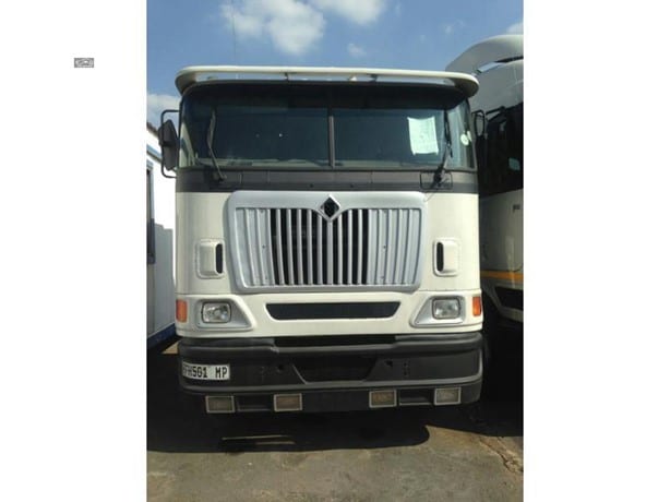 2000 International Truck Tractor Unit for sale