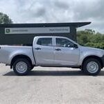2021 Isuzu Pick Up Truck for sale — view 3