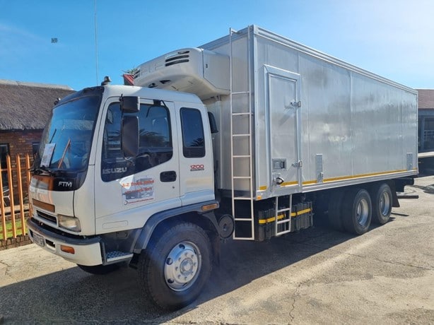 2006 Isuzu FTM Refrigerated Truck for sale