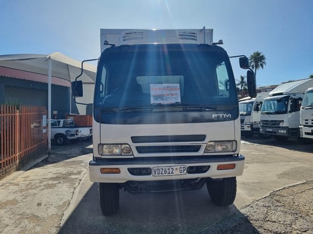 2006 Isuzu FTM Refrigerated Truck for sale — view 2