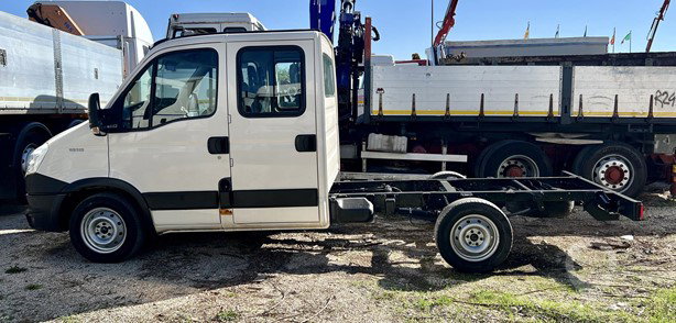 2012 Iveco Van - Combi for sale — view 3