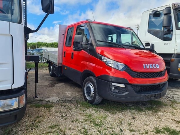 2015 Iveco Van - Combi for sale — view 2