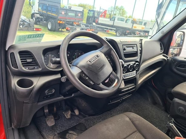 2015 Iveco Van - Combi for sale — view 3