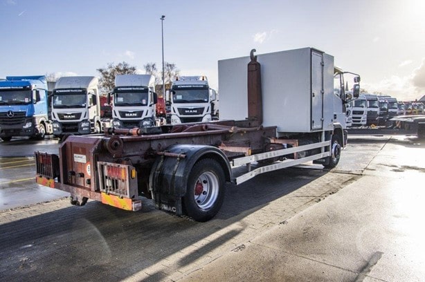 1999 Iveco Eurocargo 130E18 Hook Lift Truck for sale — view 5