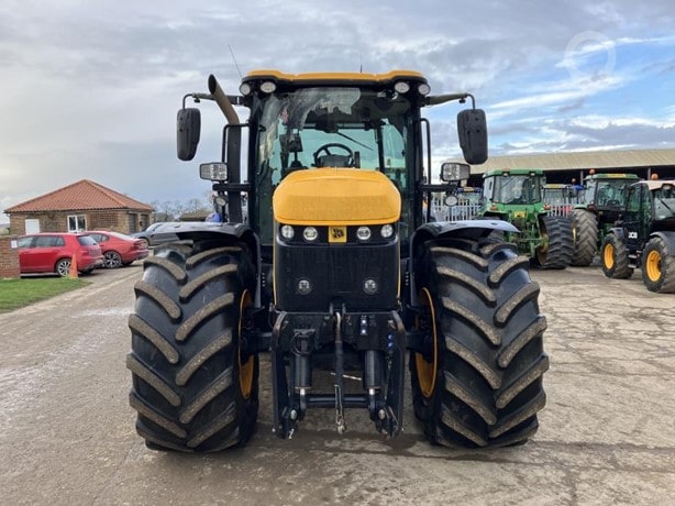2018 JCB FASTRAC 4220 Tractor - Wheel for sale — view 2