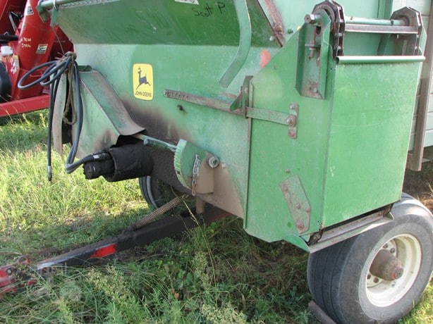 John Deere Harvest - Forage Wagon for sale — view 2