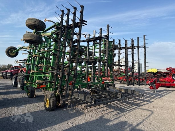 John Deere Tillage - Cultivator for sale — view 2