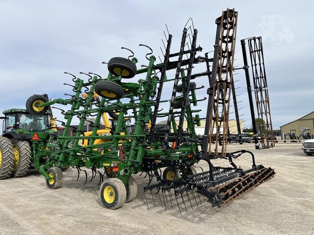 2021 John Deere 2230FH Tillage - Cultivator for sale — view 3
