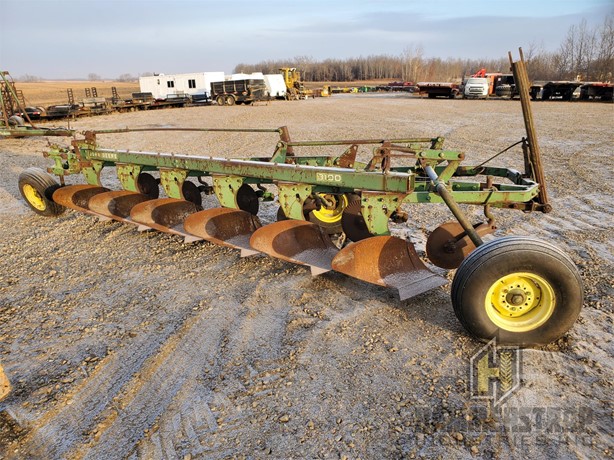 John Deere Tillage - Plough for sale