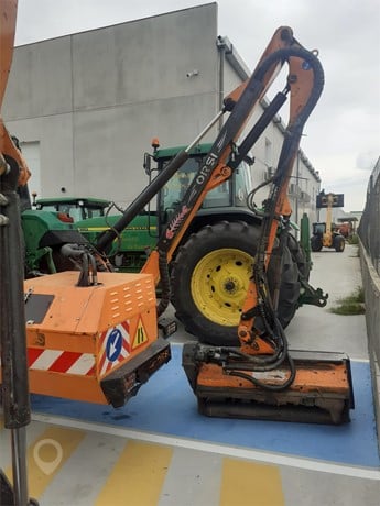 2000 John Deere 6930 Premium Tractor - Wheel for sale — view 3