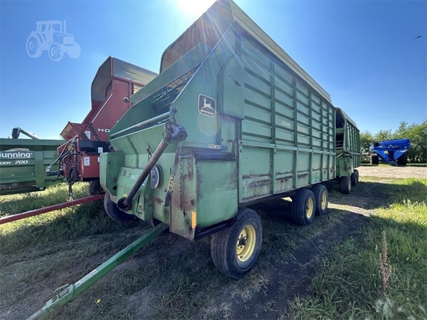 John Deere 716H Harvest - Forage Wagon for sale — view 4