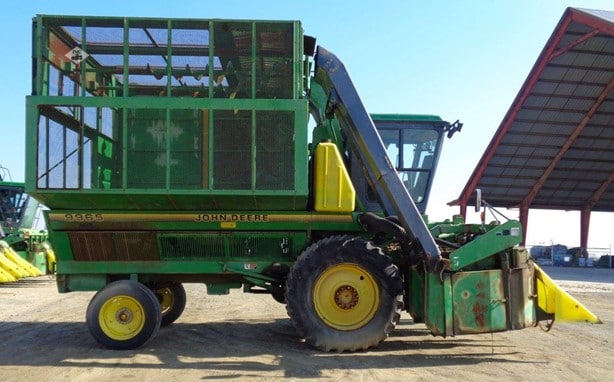 1995 John Deere Cotton Picker for sale — view 2
