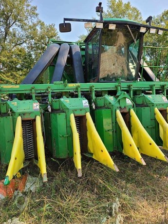 2001 John Deere Cotton Picker for sale — view 2