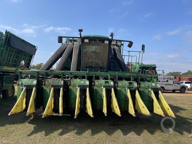 2000 John Deere Cotton Picker for sale — view 2