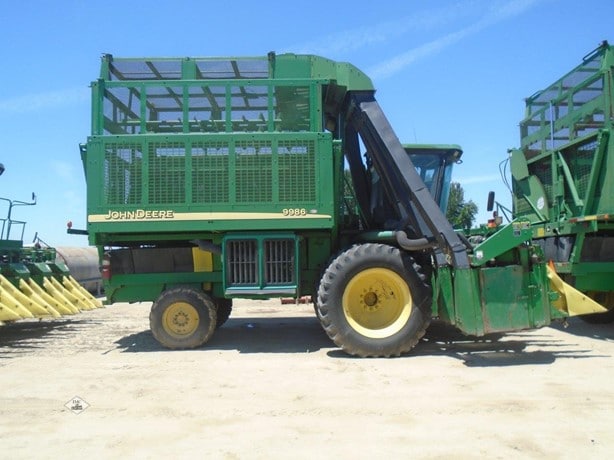 2002 John Deere Cotton Picker for sale — view 2