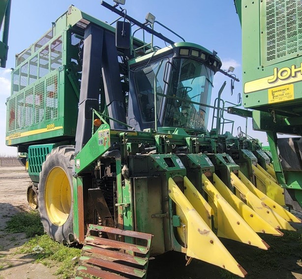 2007 John Deere Cotton Picker for sale — view 2