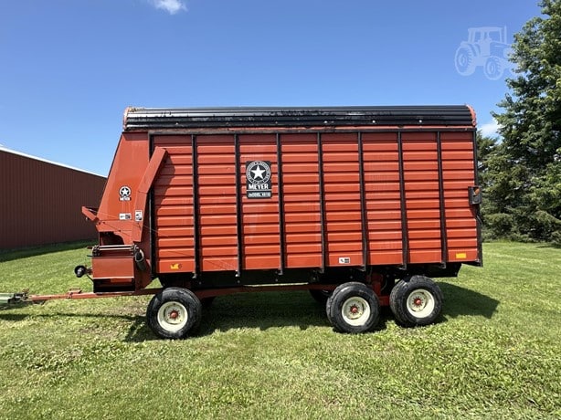 1999 Meyer Harvest - Forage Wagon for sale — view 2