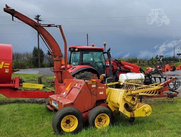 Holland FP230 Harvester - Forage for sale — view 2