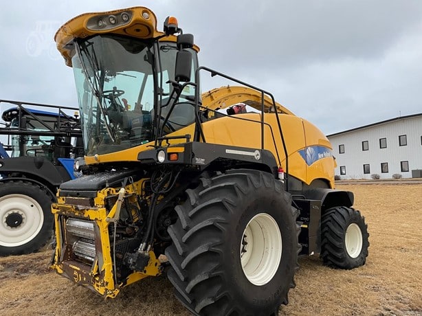 2010 New Holland FR9080 Harvester - Forage for sale — view 2