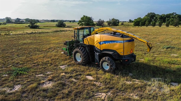 2010 New Holland FR9080 Harvester - Forage for sale — view 4