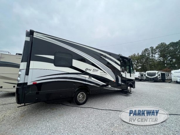 2017 Newmar Bay 2812 Class A - Gas Motorhome for sale — view 4