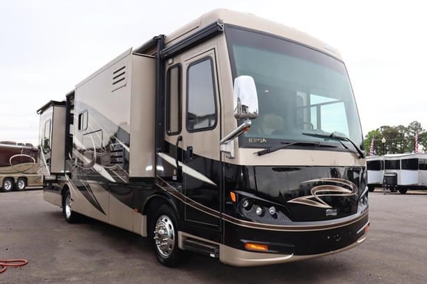 2013 Newmar VENTANA 3433 Class A - Diesel Motorhome for sale — view 2