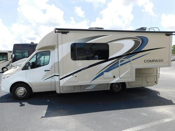 2020 Thor Class B+ Motorhome for sale — view 4