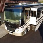 2009 Tiffin 37QDB Class A - Diesel Motorhome for sale — view 2