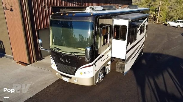 2009 Tiffin 37QDB Class A - Diesel Motorhome for sale — view 2