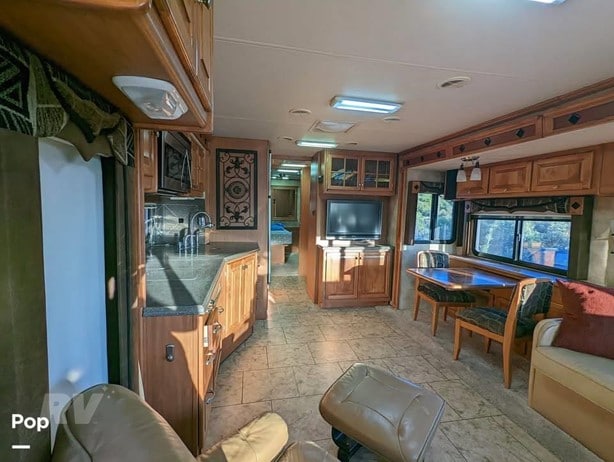 2009 Tiffin 37QDB Class A - Diesel Motorhome for sale — view 5