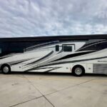 2015 Tiffin Allegro Bus 40TSP Class A - Diesel Motorhome for sale — view 2