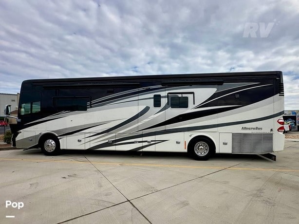 2015 Tiffin Allegro Bus 40TSP Class A - Diesel Motorhome for sale — view 2