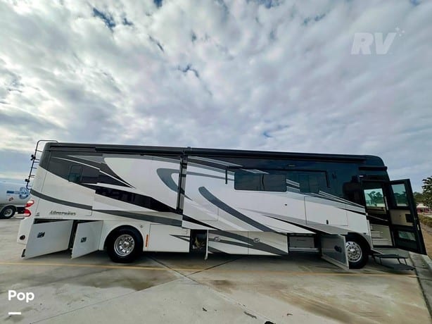 2015 Tiffin Allegro Bus 40TSP Class A - Diesel Motorhome for sale — view 3