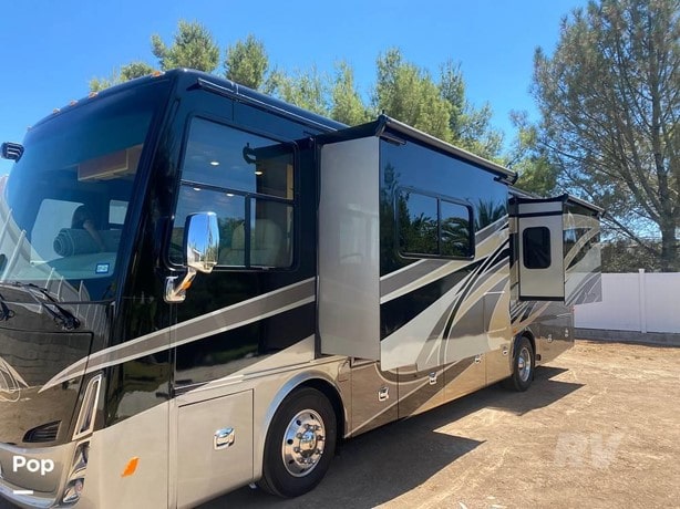 2018 Tiffin Allegro Bus 32IP Class A - Diesel Motorhome for sale — view 2