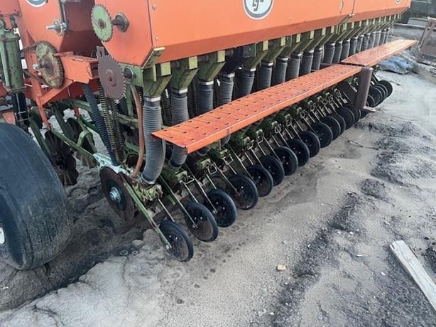 TYE 104-4524 Planting - Grain Drill for sale — view 3