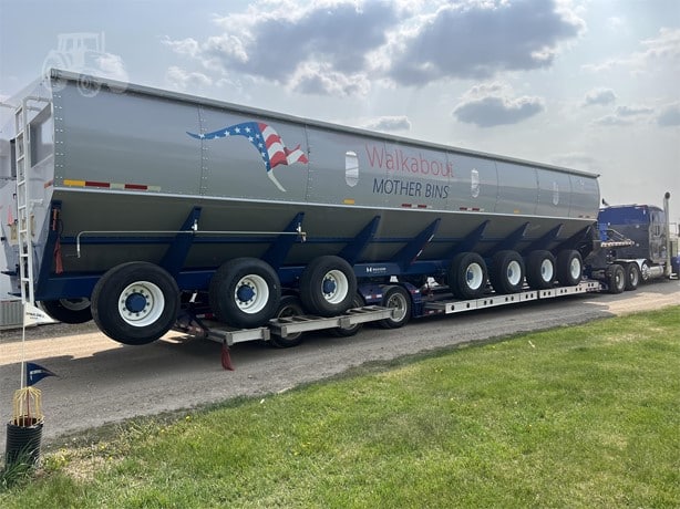 2023 Walkabout Mother Grain Cart for sale — view 2