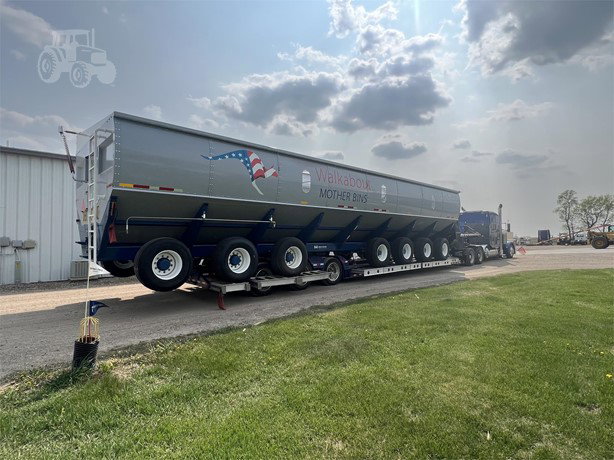 2023 Walkabout Mother Grain Cart for sale — view 3